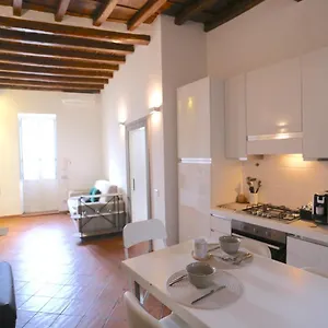 Benedetta 22 - Trastevere Appartamento